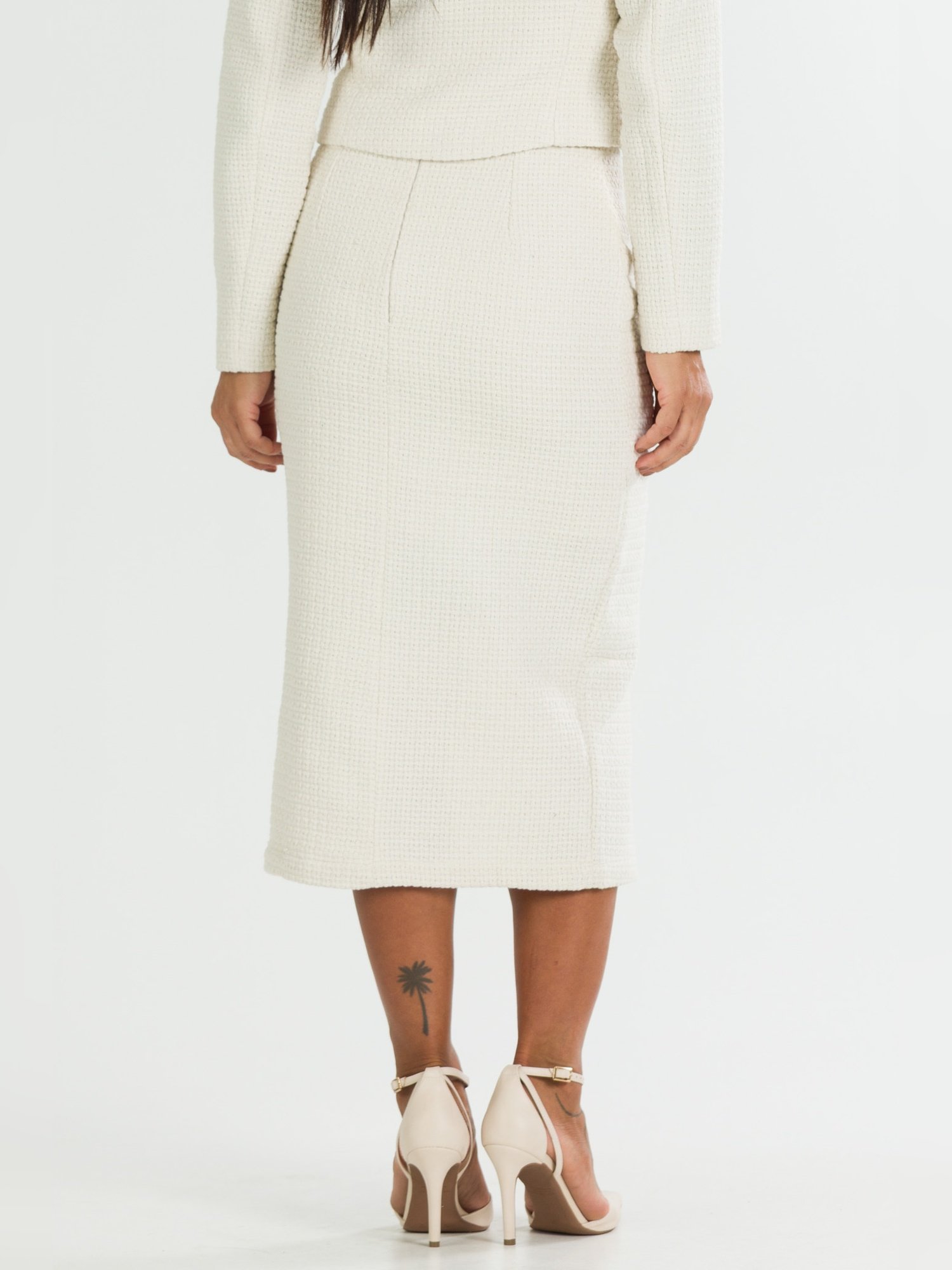 ee9505eb182fca3d4f45d36a31a10dd2 jpg 8739