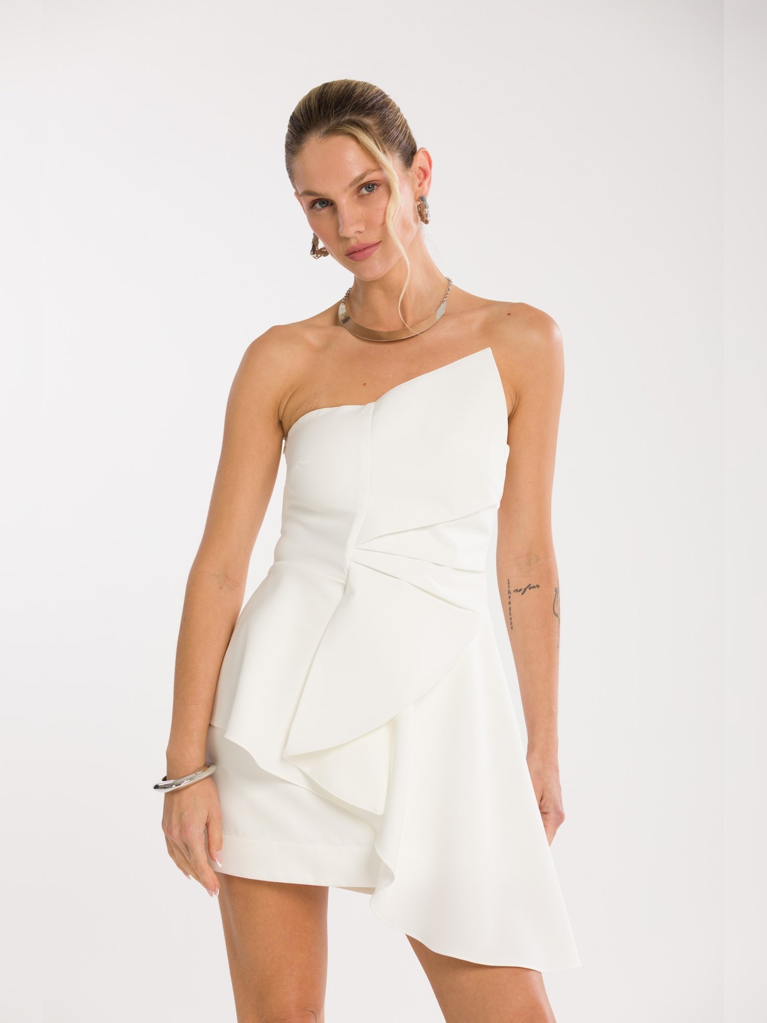 05 top tomara que caia rebeca off white