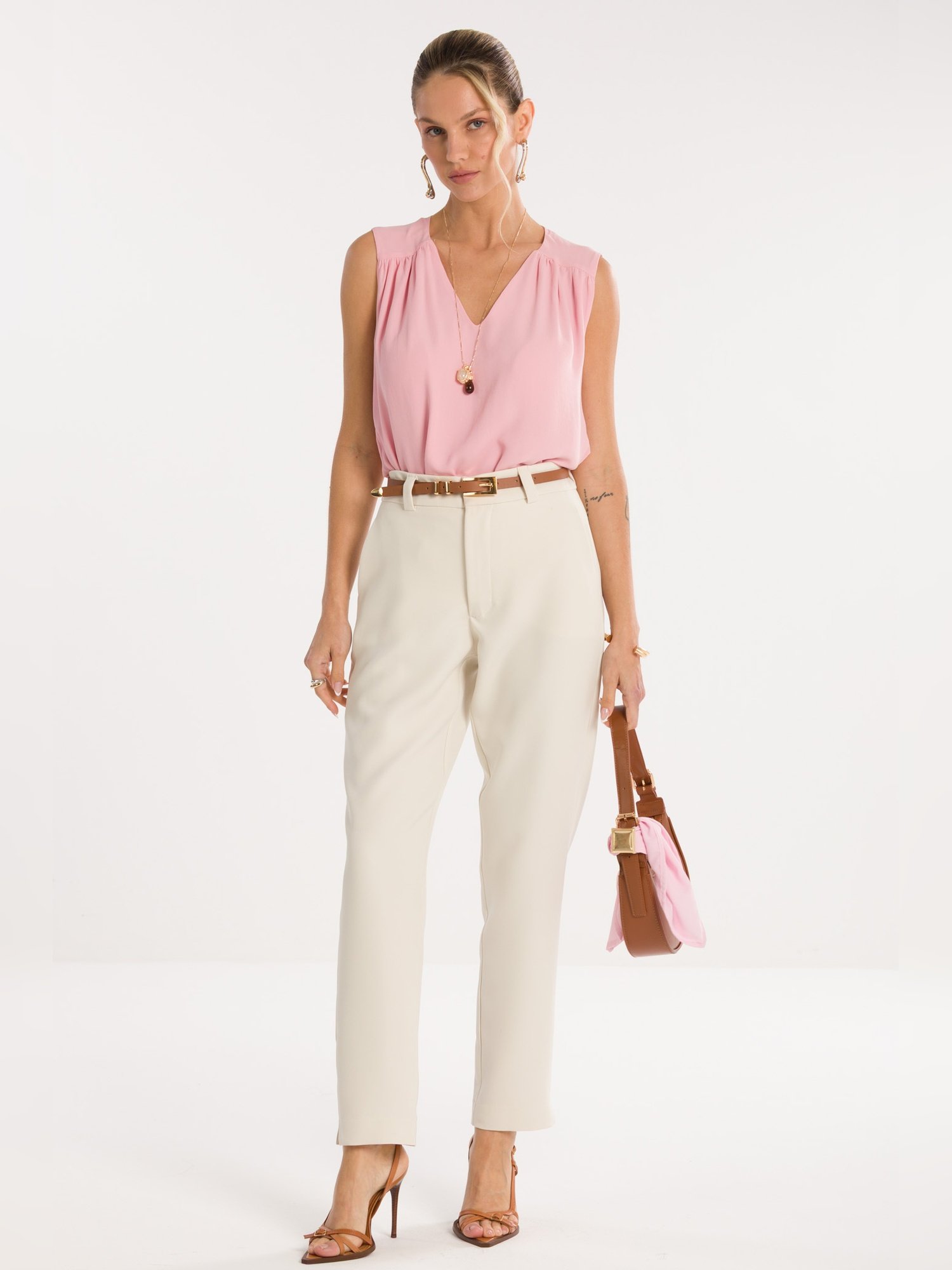 02 calca cigarrete rebeca bege claro