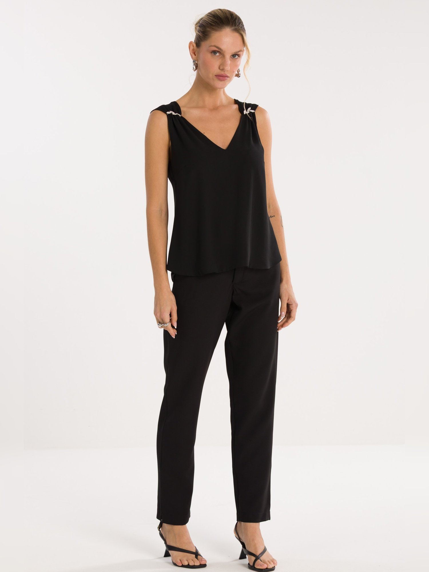 01 calca cigarrete rebeca preto