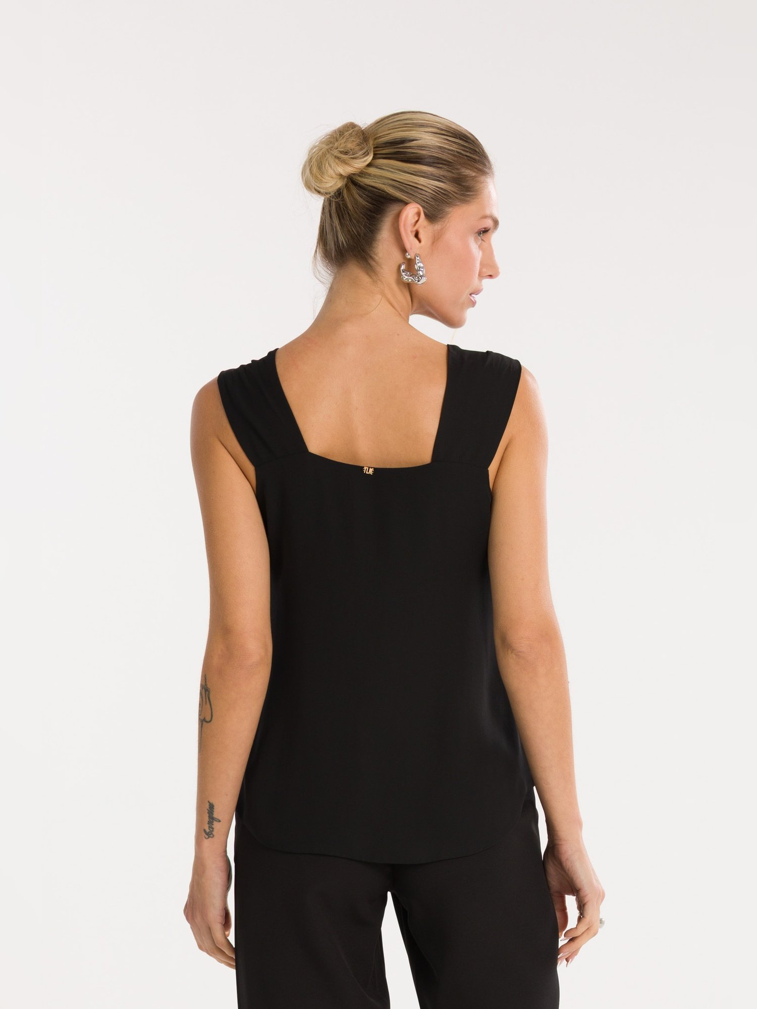 05 calca cigarrete rebeca preto