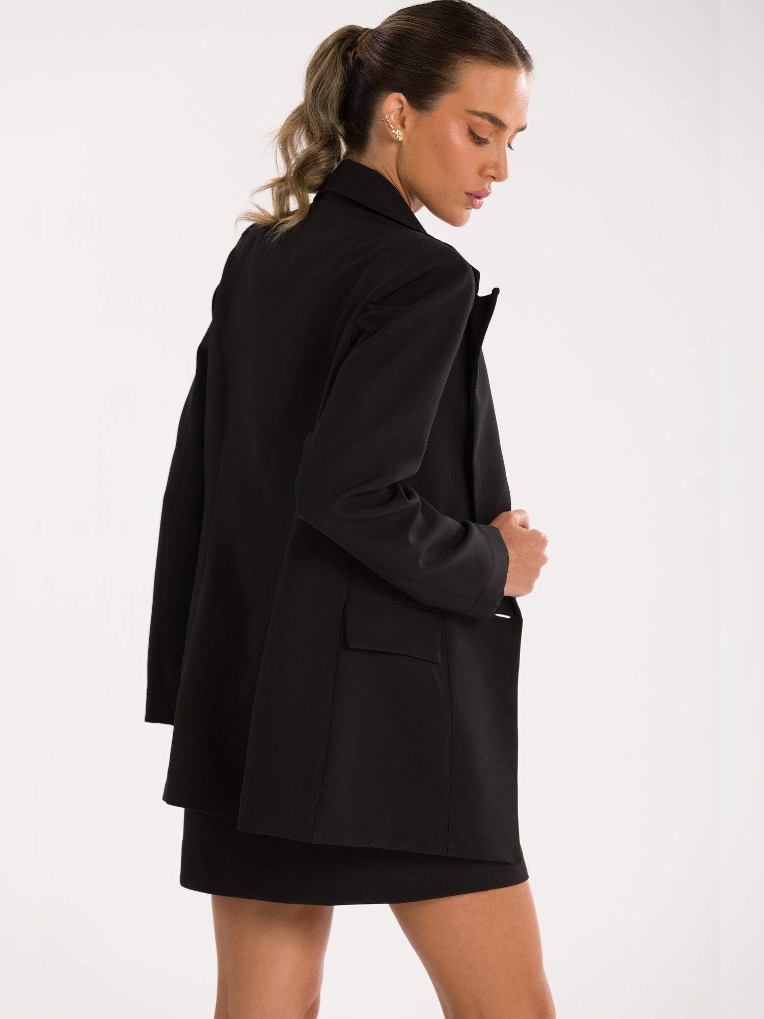 01 blazer alongado rebeca preto