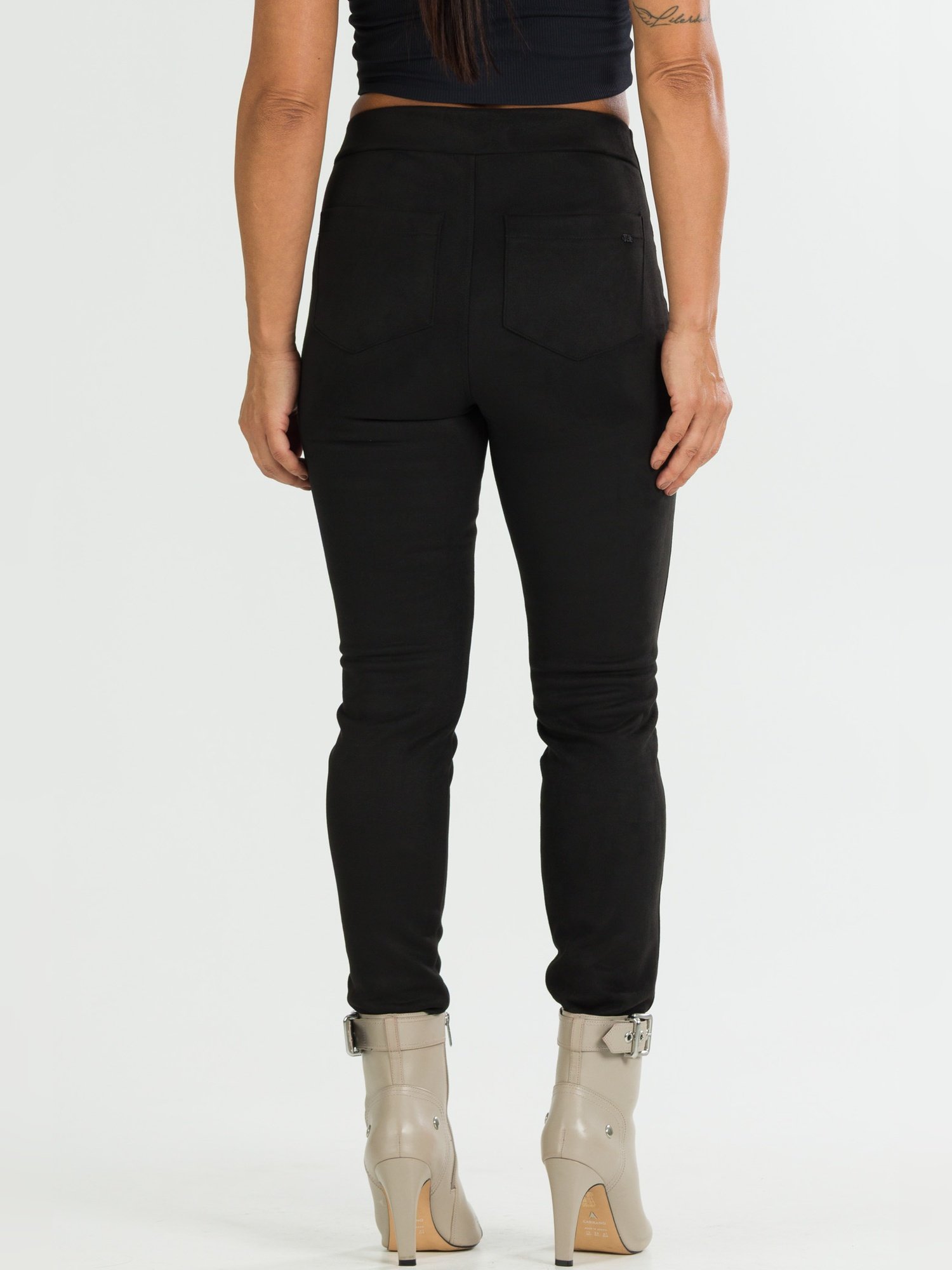 ef4cd9a60354b98bb5f18c7c36d98ac5 jpg 9489